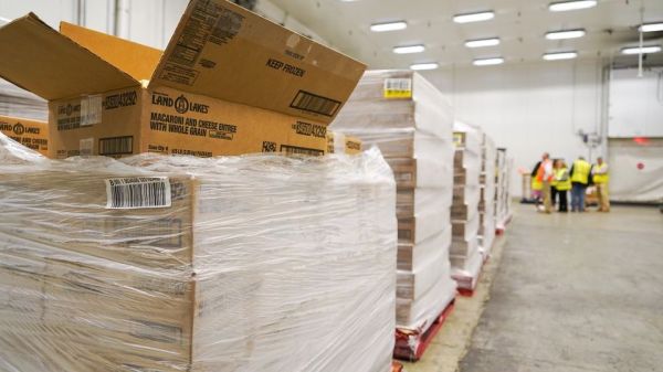 Land O’Lakes Donates 40,000 Pounds Of Macaroni & Cheese To The Mid-South Food Bank